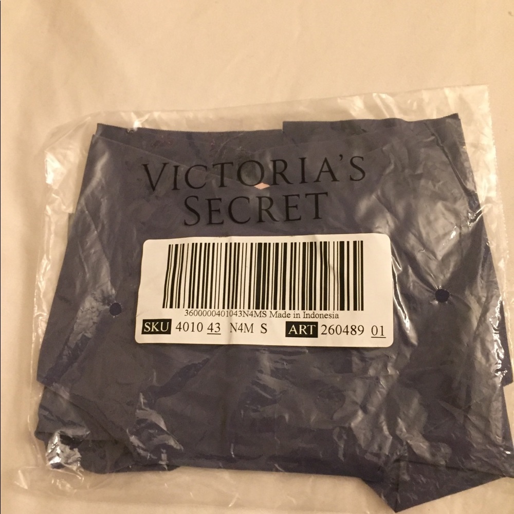 Victoria Secret panties - Picture 2 of 3